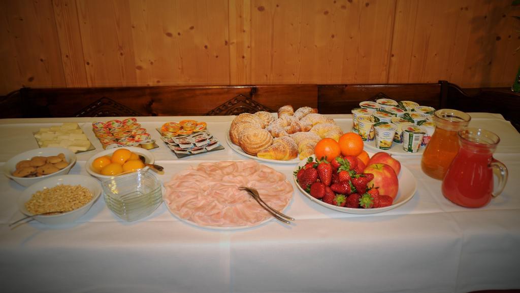 Albergo Alpino Vermiglio Esterno foto